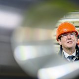 Pour Albert Rösti, il vaut mieux que la Suisse investisse de l'argent dans sa propre production d'électricité que de financer des centrales atomiques en France (archives). KEYSTONE/JEAN-CHRISTOPHE BOTT